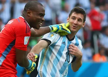 “I am not watching them” – Vincent Enyeama reveals he knows nothing about Super Eagles goalkeeping struggles