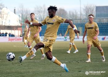 Awaziem nominated for POTM in Portugal