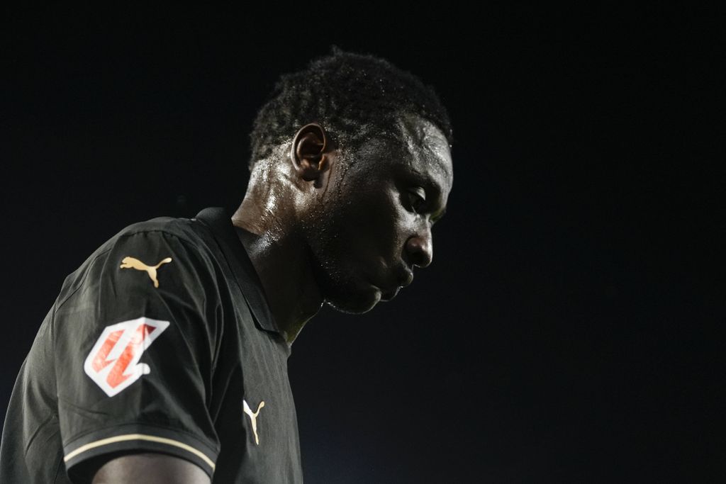 May 23, 2025, Sevilla, Sevilla, SPAIN: Umar Sadiq of Valencia CF looks on during the Spanish league, LaLiga EA Sports, football match played between Real Betis and Valencia CF at Benito Villamarin stadium on May 23, 2025, in Sevilla, Spain