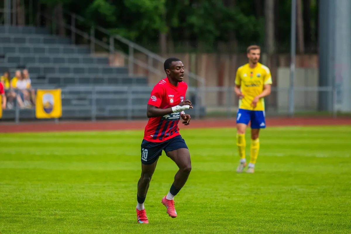 Jeremiah Chinonso in action for DFK Dainava