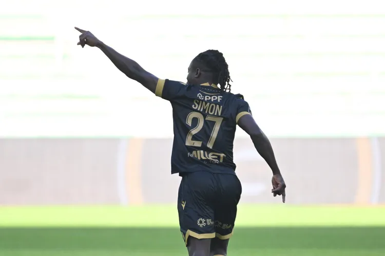 Eden Hazard award? Nigeria’s Moses Simon ahead of PSG & Monaco stars for new Ligue 1 prize