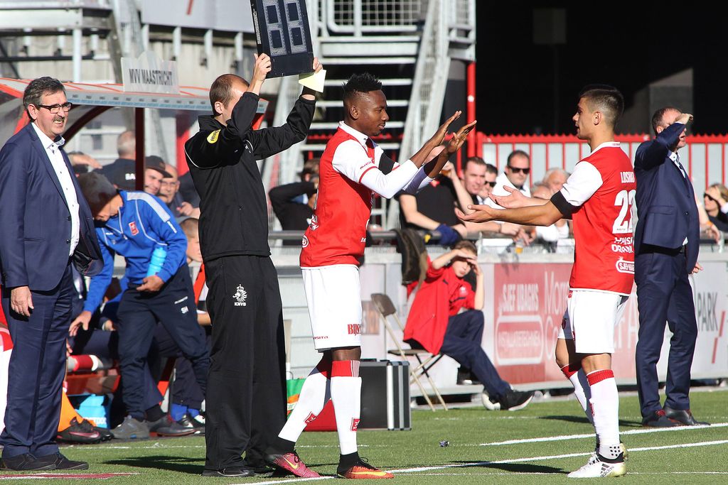 Kelechi Nwakali makes his debut MVV Dordrecht