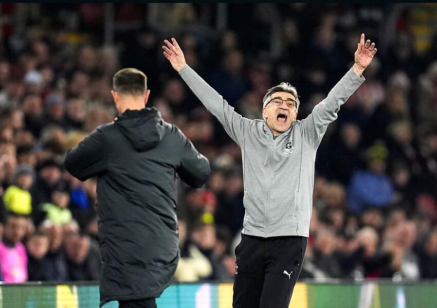 Ivan Juric reacts on the touchline