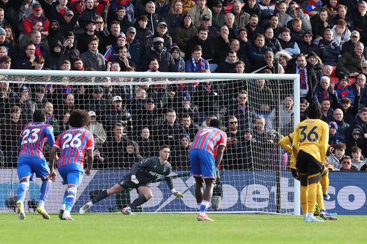 Ex-Watford coach weighs in on Arokodare’s missed penalty at Selhurst Park