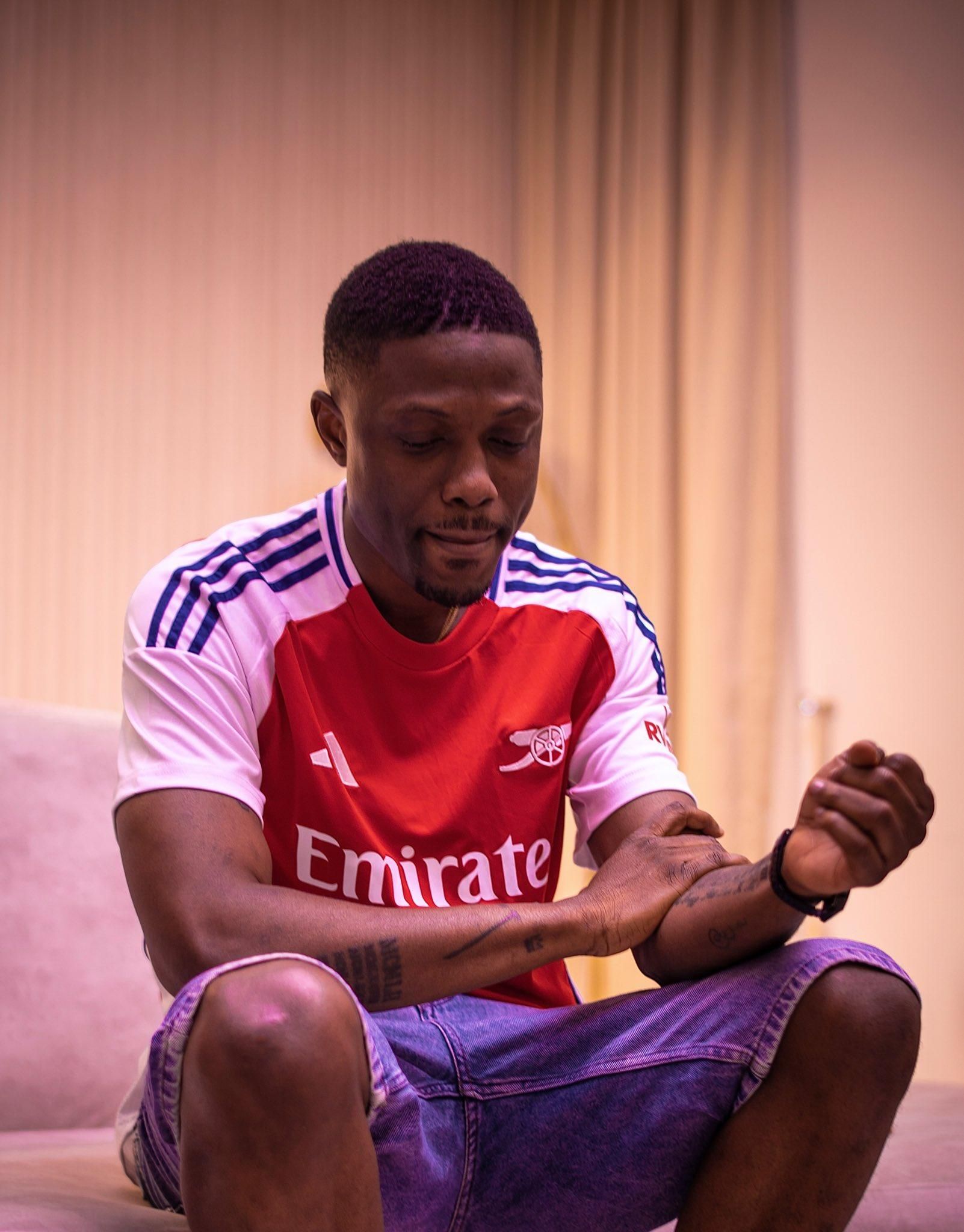 Vector on Arsenal Jersey