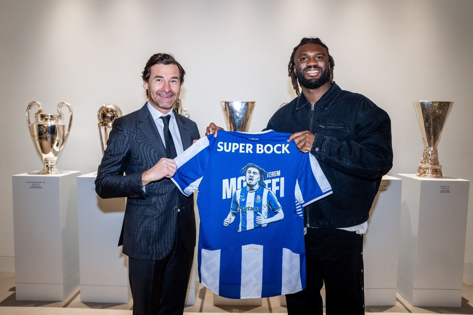 Terem Moffi unveiled as a player for FC Porto