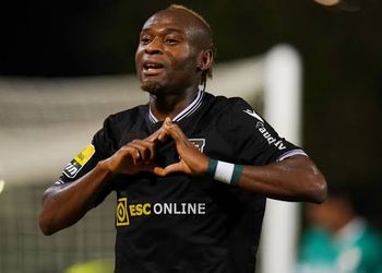 Super Eagles hopeful presents jersey to Buhari in Portugal