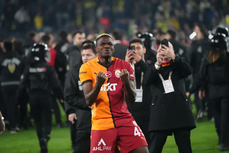 “Not because you have to”  – What Galatasaray fans did for Osimhen after Super Lig triumph