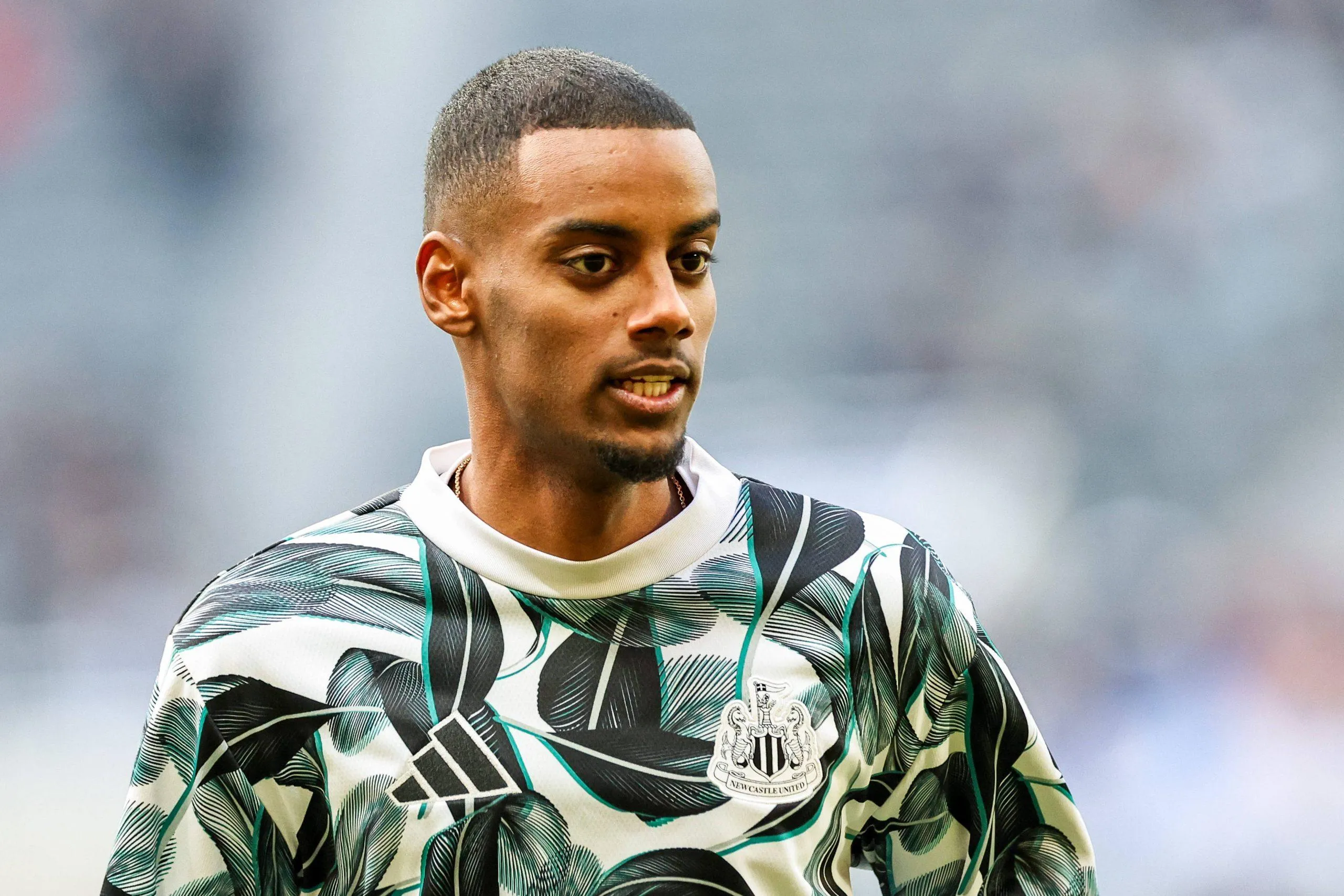 Alexander Isak of Newcastle United warms up prior to the Premier League match Newcastle United