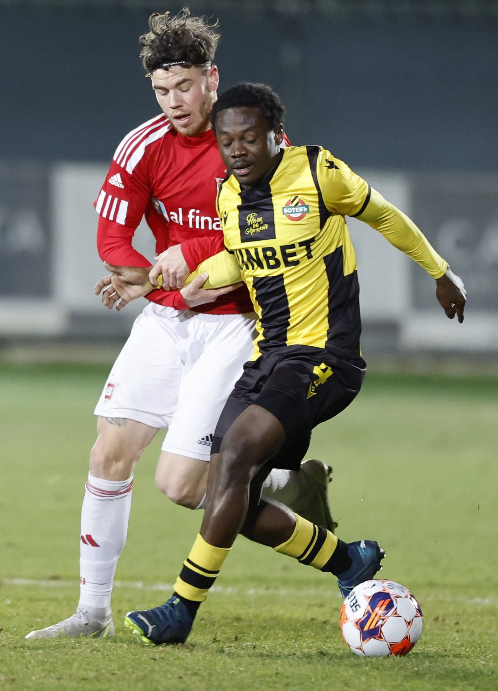 EFL club that narrowly missed Premier League promotion signs Nigerian star scouted by AI