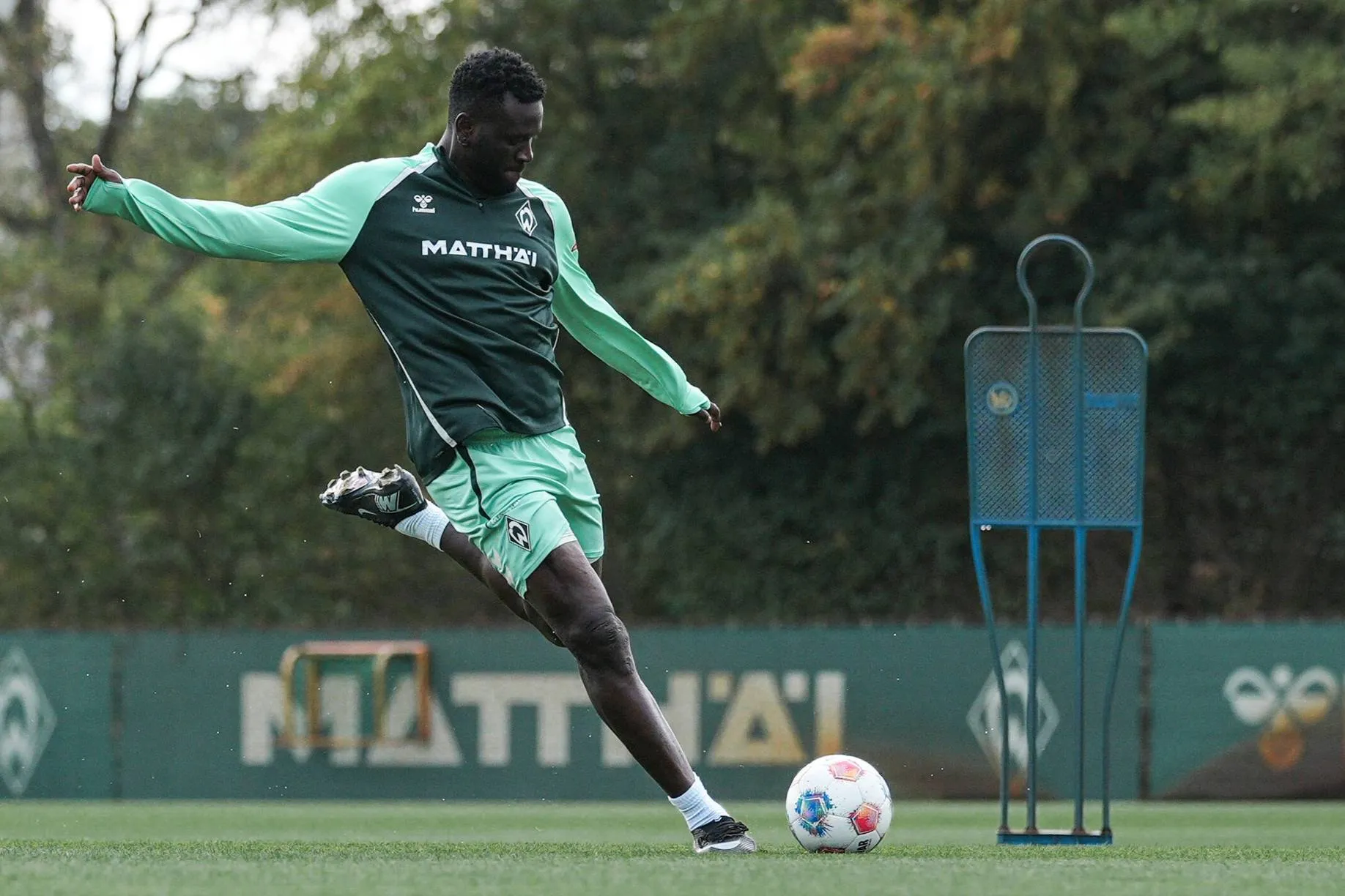 Victor Boniface in Werder Bremen training