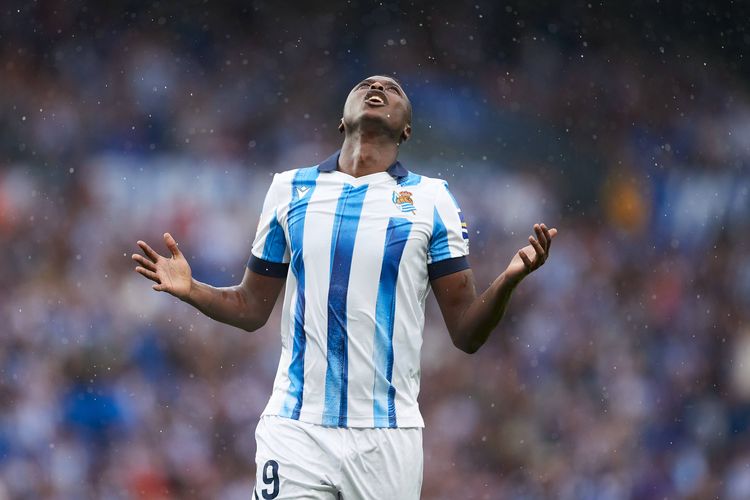 “No limitations” – Valencia head coach explains Sadiq Umar’s gametime struggle