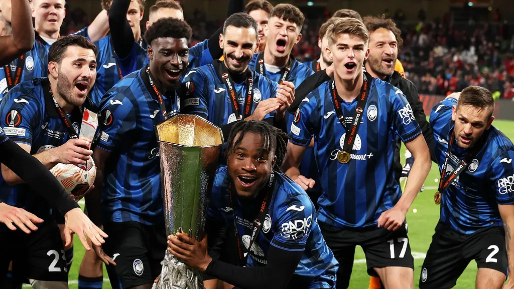 Ademola Lookman lifting the UEFA Europa League title