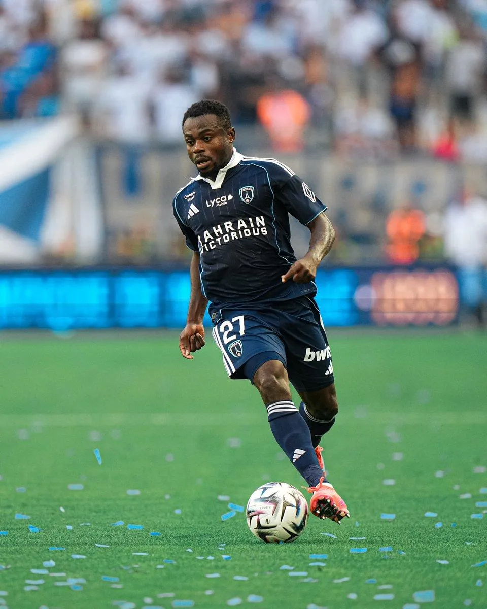Paris FC forward Moses Simon on the ball