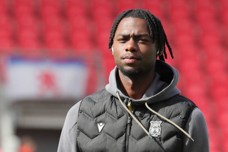 Wrexham goalkeeper Arthur Okonkwo 