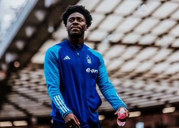 Watch: Talent alert! Ola Aina takes up new duties at Nottingham Forest pre-season camp