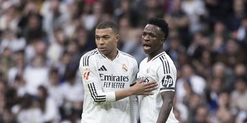 WATCH: Okocha’s magical goal thrills Ronaldinho, Vinicius Jr at star-studded ‘The Beautiful Game’ charity event