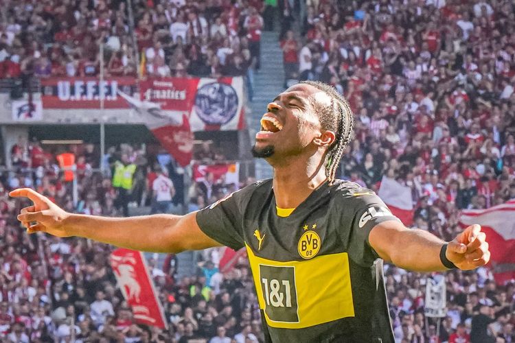 Borussia Dortmund keen on ₦25.7 billion star being watched by Super Eagles coach Eric Chelle