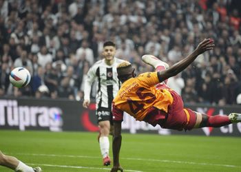 “He scores a lot of goals” – Former Besiktas forward praises Osimhen after Galatasaray debut