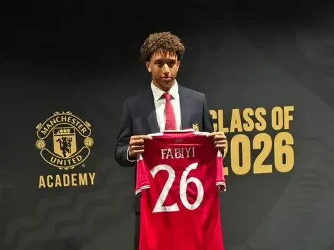 Idris Fabiyi at Manchester United 