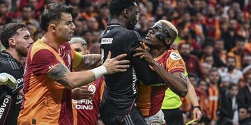 Watch: Osimhen neck-grabs Besiktas’ defender in heated Istanbul derby