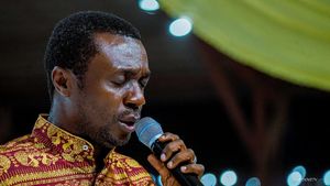Photo: Nathaniel Bassey visits Nottingham Forest star before defeating Tottenham