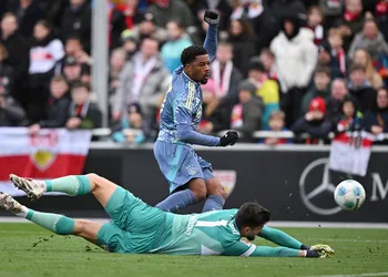 Chuba Akpom could remain at Ajax despite exit talks