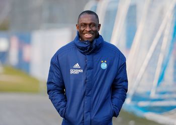 Photo: Former Wolves and Super Eagles star enjoys Chelsea vs Tottenham London derby with son