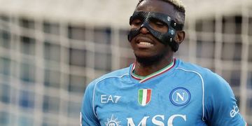 “Expect a lot from you, my boy!” – Taye Taiwo reacts to Marseille’s signing of former Man United target