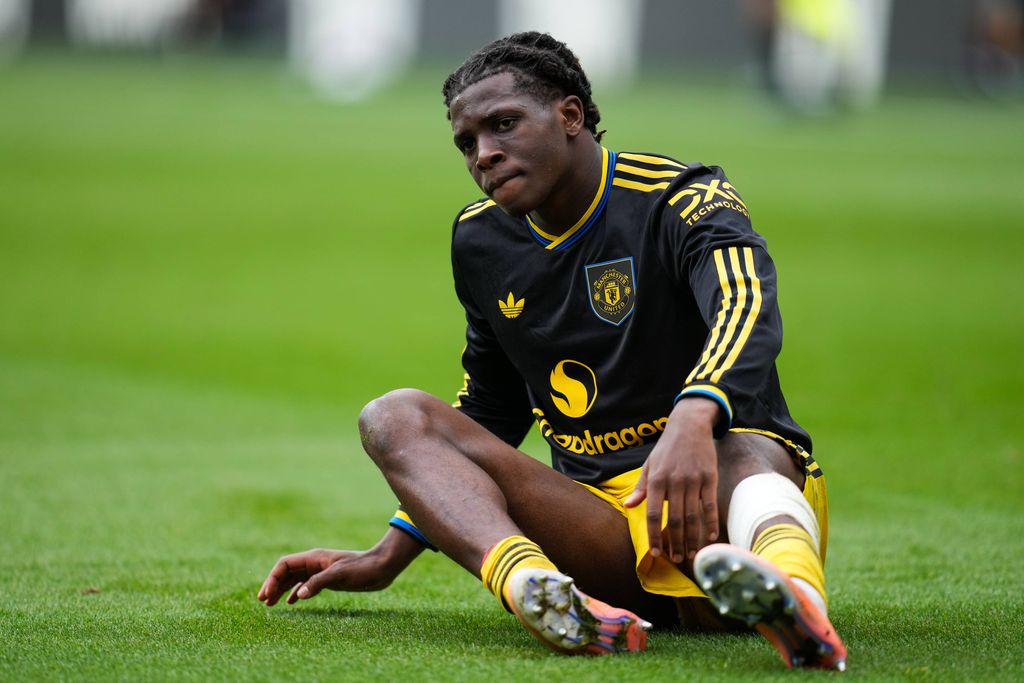 Patrick Dorgu during the Premier League match Brentford vs Manchester United at The Gtech Community Stadium, London, United Kingdom, 27th September 2025