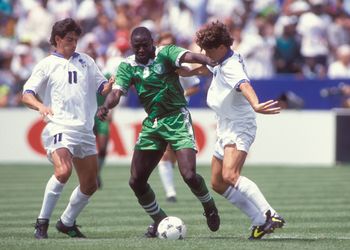 Victor Osimhen overtakes Yakubu Aiyegbeni in Nigeria’s all-time goalscorers list, eyes Segun Odegbami next