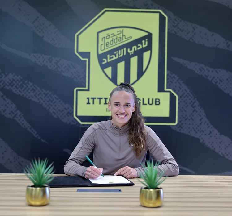 Super Falcons’ Ashleigh Plumptre pens two-year contract extension with Al-Ittihad