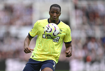 Manchester United wins League Cup