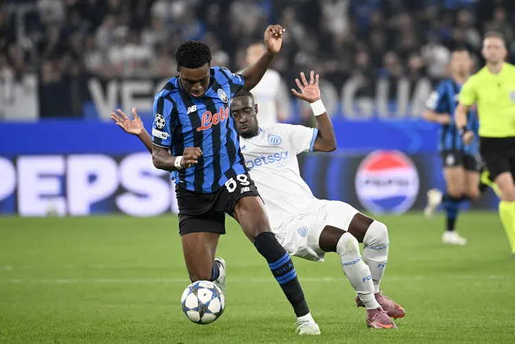 Ahanor Honest defender of Atalanta and Forbs Carlos forward of Club Brugge during the UEFA Champions League 2025/26 League Phase MD2