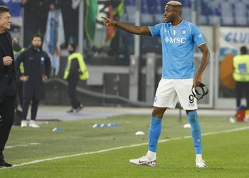 “Keep my name out of your mouth” – Osimhen lashes out at Napoli teammate Kvaratskhelia’s agent over Saudi transfer allegations