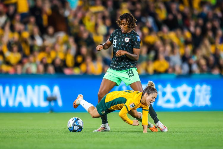 Katrina GORRY of Australia and Jennifer ECHEGINI of Nigeria clash as Australia plays Nigeria at the FIFA Women s World Cup Australia & New Zealand 2023 at Brisbane Stadium on July 27, 2023 Brisbane Australia
