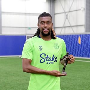 Champions League temptation: Everton’s Alex Iwobi drops transfer hint after award-winning campaign