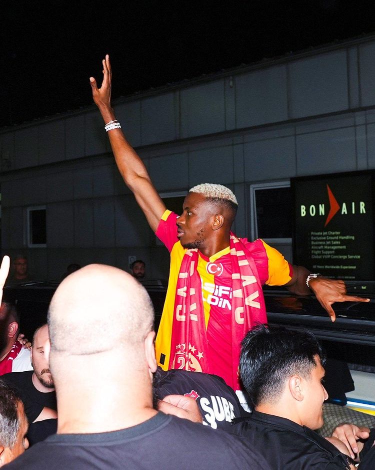 Galatasaray record signing Victor Osimhen