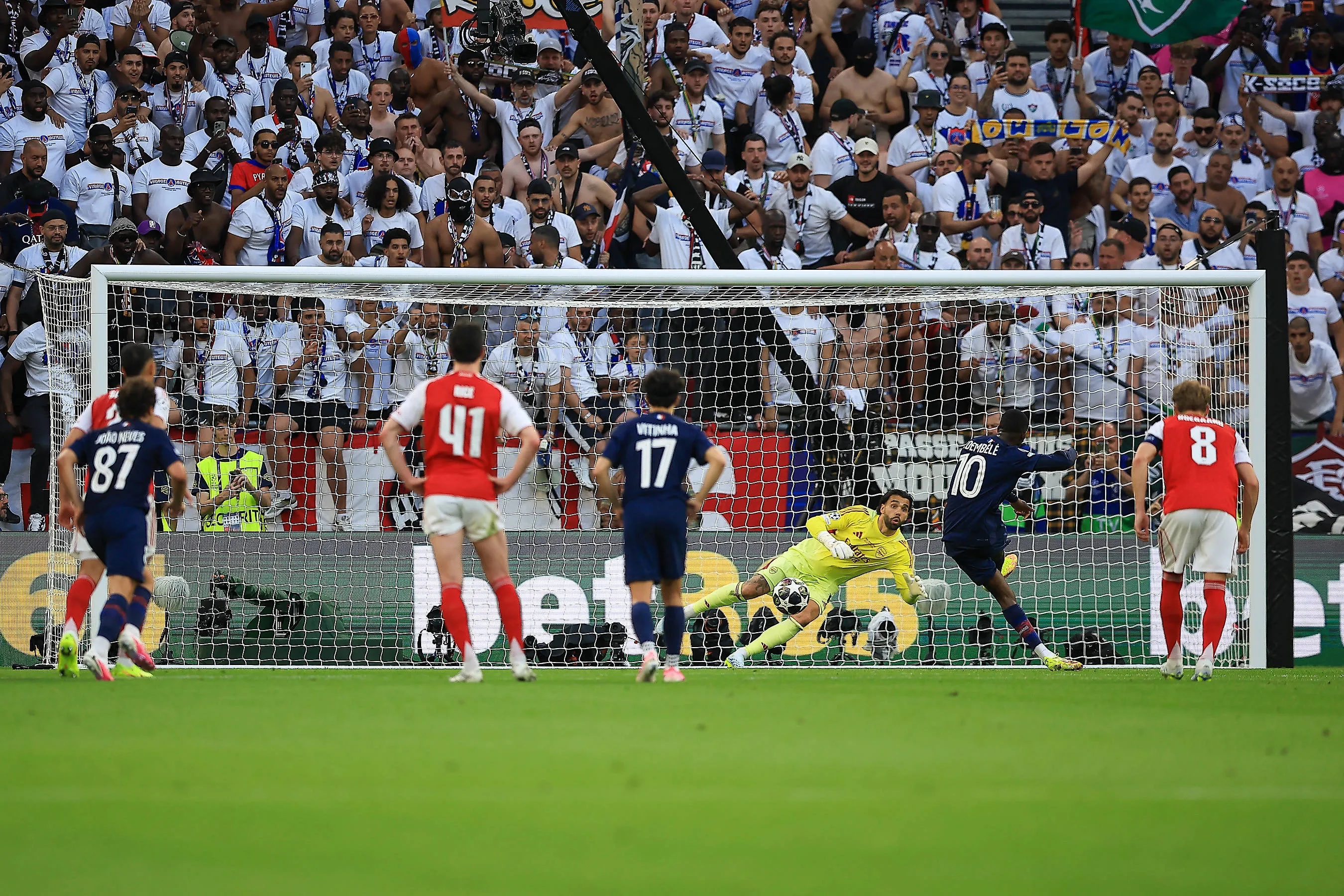 Ousmane Demele makes it 1-1 during the Champions League Final match between Paris Saint-Germain and Arsenal at Puskas Arena Park, Budapest, Hungary