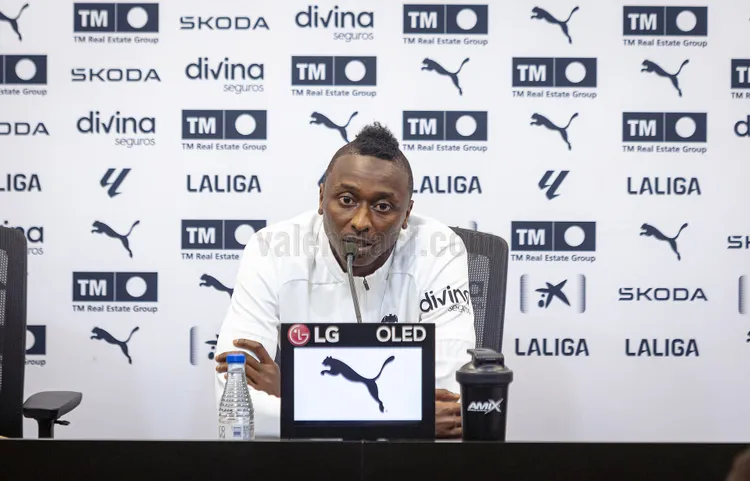 Mission accomplished! Sadiq Umar confirms Valencia exit with farewell message
