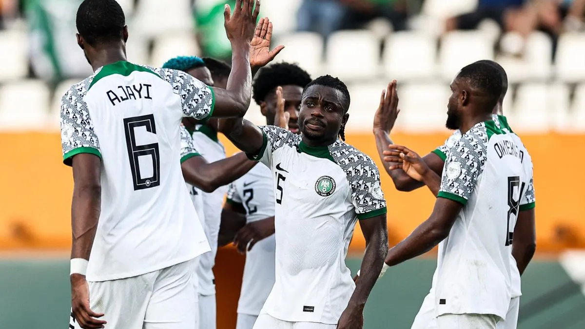 Moses Simon and Super Eagles players