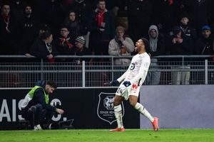 “Has a different profile” – Lille goalkeeper reveals what makes Chuba Akpom different from Jonathan David