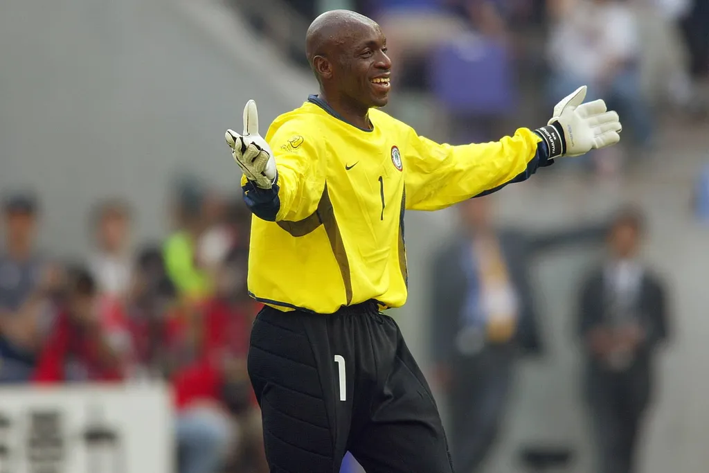 Former Super Eagles goalkeeper Ike Shorunmu