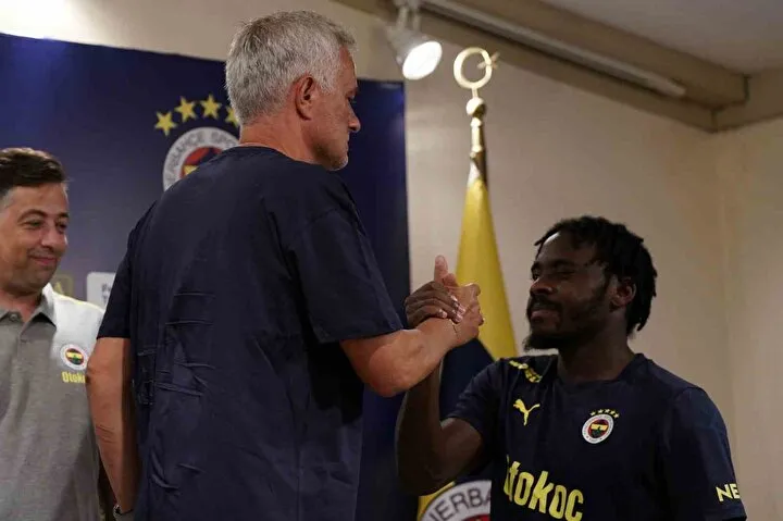Bright Osayi-Samuel and Jose Mourinho 