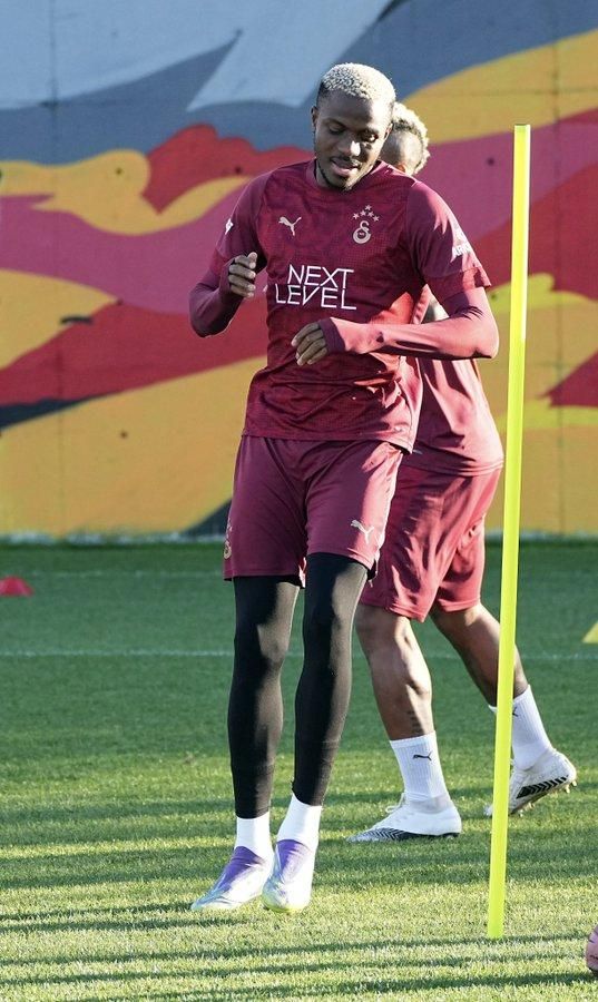 Victor Osimhen in training