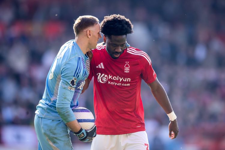 Ola Aina: Super Eagles star signs fresh deal at Nottingham Forest