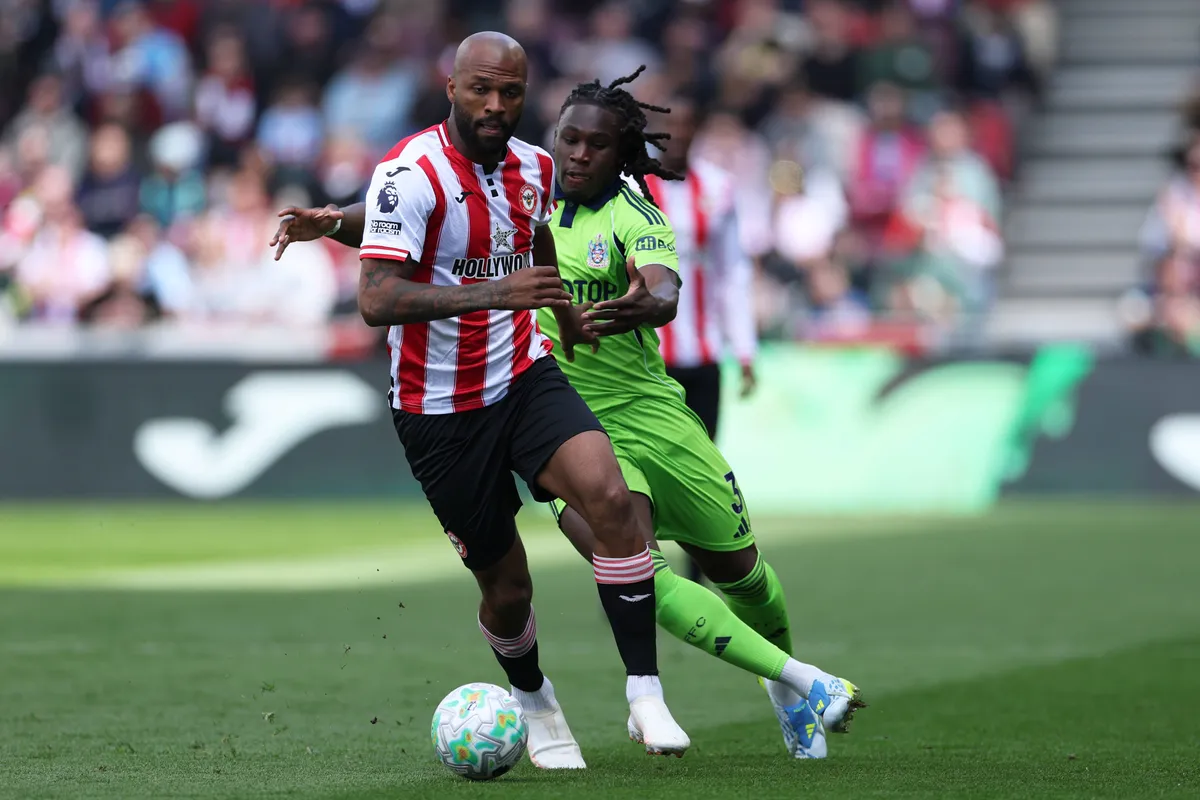 Igor Thiago of Brentford in action with Calvin Bassey of Fulham during the Premier League match between Brentford and Fulham at the Gtech Community Stadium in Brentford, United Kingdom, on April 18, 2026. Brentford Greater London United Kingdom.