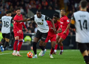 Ex-Real Madrid striker advises Valencia coach to bench Sadiq Umar for 7-goal Spanish star
