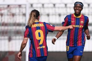24-goal hero Oshoala helps Barcelona plant one foot in UWC final with win at Chelsea