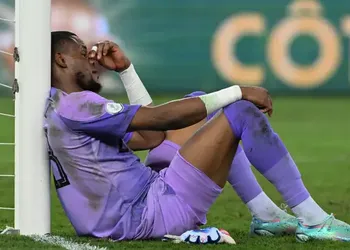 Stanley Nwabali shuns transfer talks, pens new three year deal with Chippa United